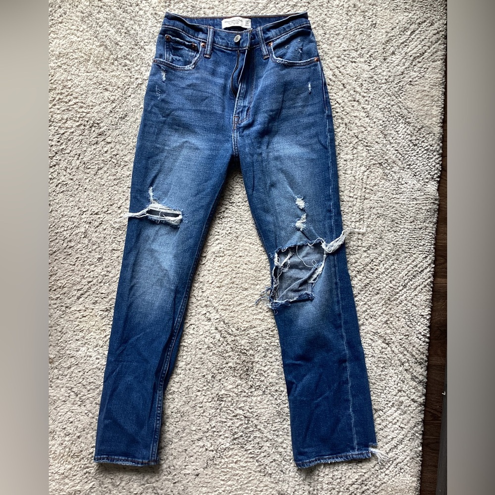 Abercrombie & Fitch Straight High-Waist Jean